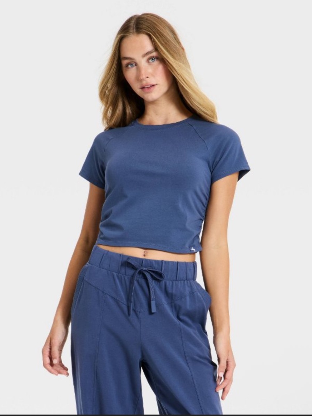 NWT JoyLab Womens Clean Girl Side Ruched Cropped Activewear Tee Size XS Blue